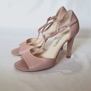 CHANEL Sandals size 5.5 light pink